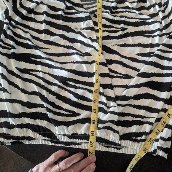 Worthington Medium Crossover Zebra Blouse - Picture 9 of 9